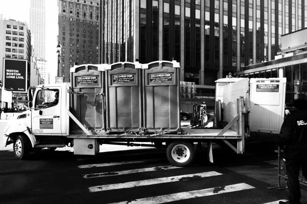 Best Portable restroom trailer rental  in Roscommon, MI